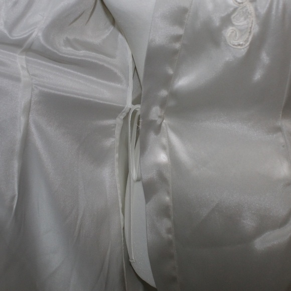 Pink Victoria Secret Vintage Y2k White Silky Embroidered Robe - Size Small - Picture 13 of 13